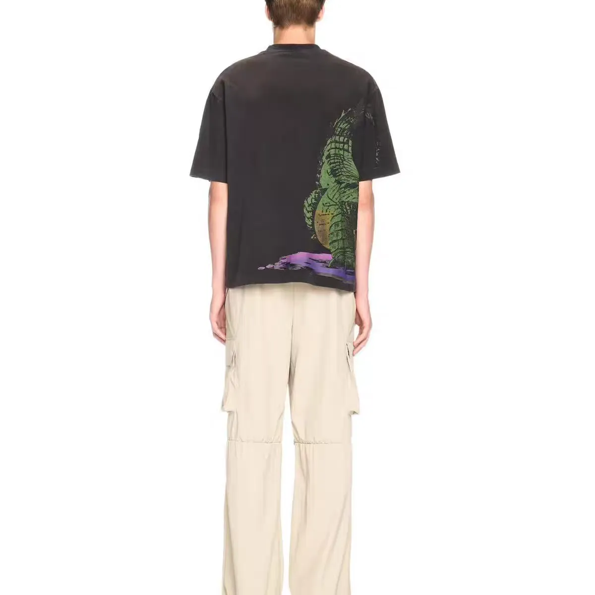 🎀Hot model pictures🎀Top tested version OFF-WHI* 25SS new printed short-sleeved, loose fit, same style as male and female couple stars American designer Virgil Abloh single-handedly founded the luxury street brand Off-White based on the pop culture of the younger generation. Walking between street culture and high-end fashion, contemporary elements are used to interpret youth culture, and fine workmanship is used to interpret trendy clothing. Photos, paintings and eye-catching graphic printing are all sources of inspiration for the designer. 32 counts of 260g double yarn pure cotton fabric, the printing uses Kornit digital direct injection technology, and the picture is clear. The white glue base ensures the firmness of the printing, and machine washing is stress-free - 1:1 original mold opening, ZP development, perfectly restored to the original version, produced by a large factory, not produced by a small factory on the market, fine wiring, top-notch craftsmanship, welcome to compare - A full set of customized accessories for collar labels, hang tags, and wash water labels - Exclusive logo packaging - No matter age, body shape or gender, it is very suitable for both men and women. All details are real photos, buy with confidence. Color: Black Size: S-XL P;120